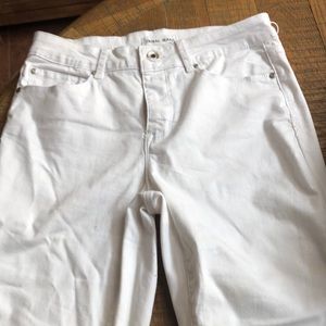 Perfectly white skinny jeans. Soft not too thick see tag for description